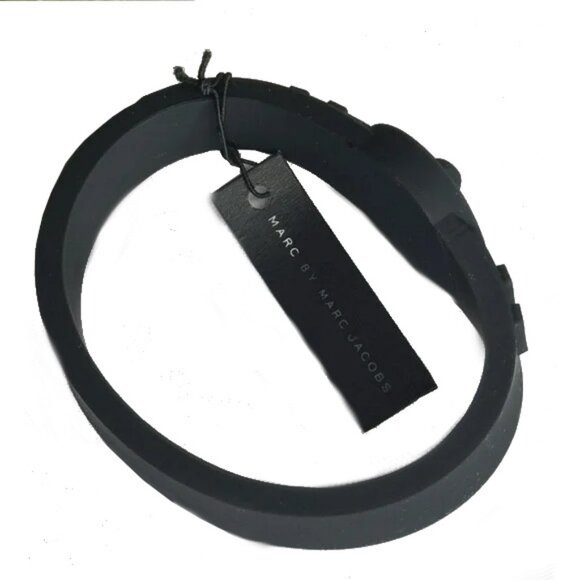 Marc by Marc Jacobs Turnlock Silicone Bracelet Black NWT - Picture 3 of 4
